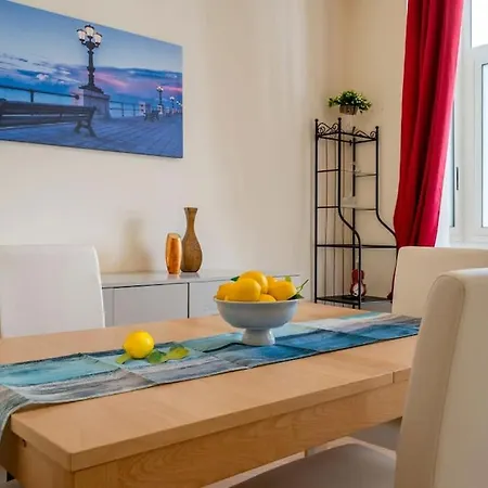 Carlotta - Italian Living Apartment